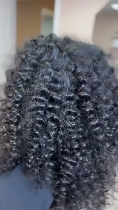 https://cdn.salonspotlight.com/photos/011exl3fsqlmcoHg6tPo/80404415-99e2-40aa-bb8b-26401a9b6d4e_720x720