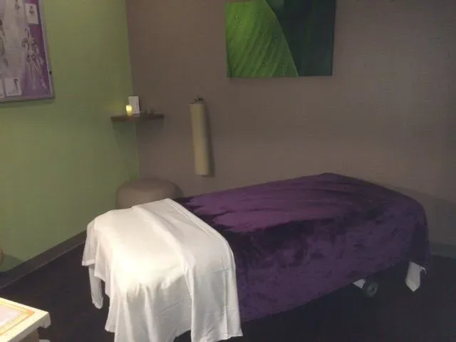 https://cdn.salonspotlight.com/photos/015cxv1Lay2N3moGeZhH/be22b507-ab5b-4835-8284-b6cd1aa30746_720x720