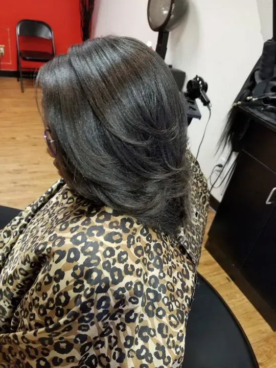 https://cdn.salonspotlight.com/photos/01CUNyFFaEJeeji1G7EX/13bf9e54-ebb9-42ba-837e-f5d39a5a6db5_720x720
