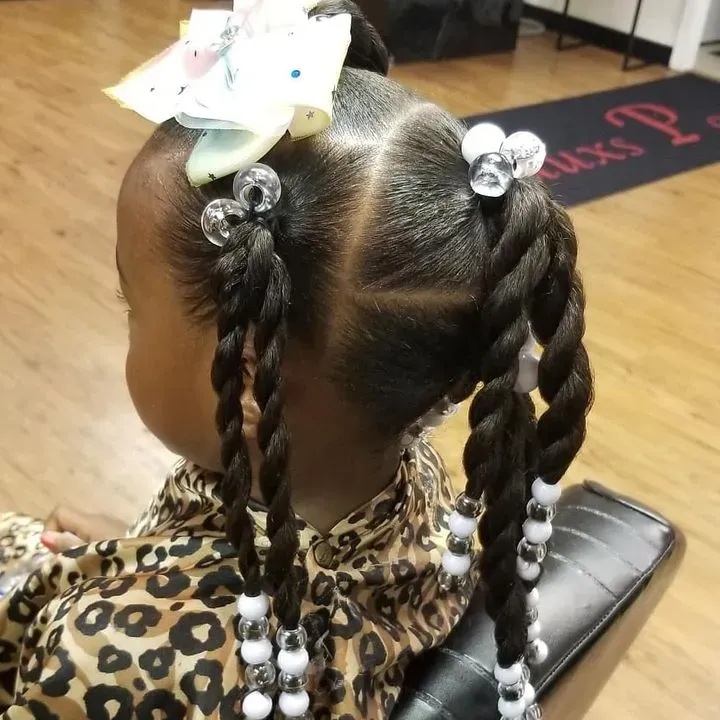 https://cdn.salonspotlight.com/photos/01CUNyFFaEJeeji1G7EX/2c1f9840-3b2d-408a-84cf-379f251f9fa8_720x720