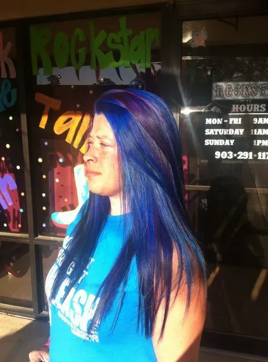 https://cdn.salonspotlight.com/photos/03jGIwBryQ1zQ5izi6Dp/2b23f0f9-1466-4ea1-9f88-556e94119c67_720x720