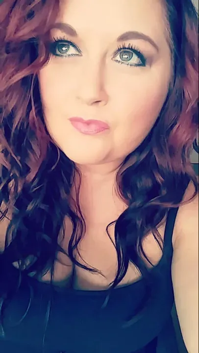 https://cdn.salonspotlight.com/photos/03jGIwBryQ1zQ5izi6Dp/c864d77c-8d0c-4ea6-a591-814113387efe_720x720