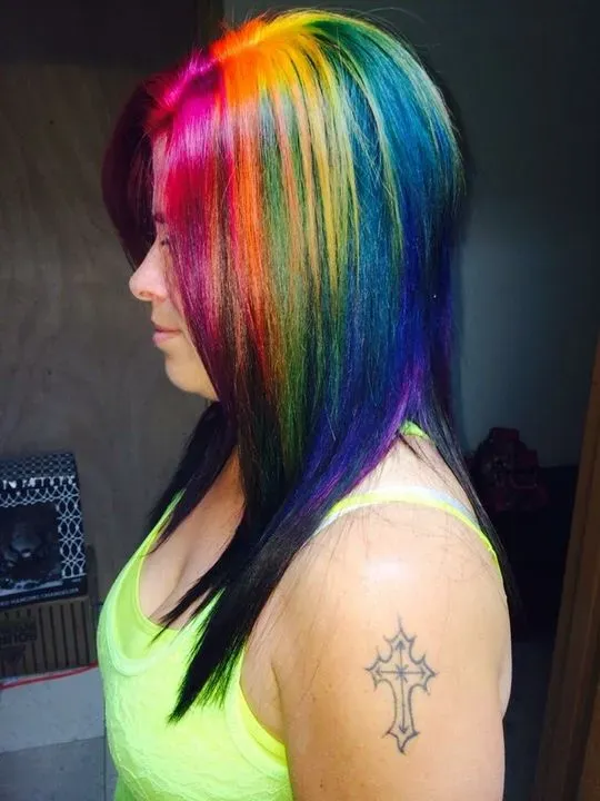 https://cdn.salonspotlight.com/photos/03jGIwBryQ1zQ5izi6Dp/ce1611a0-11e0-47d7-9598-31a3011a1d95_720x720