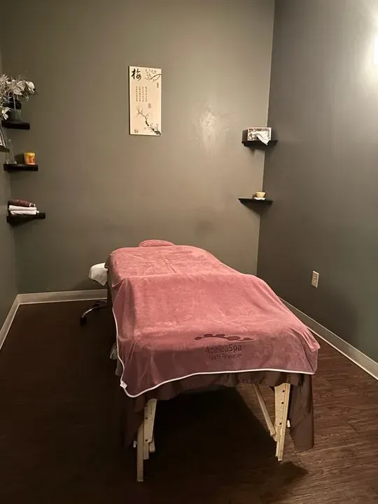 https://cdn.salonspotlight.com/photos/03smLejdD9DrP2TJnLqr/f368e982-788a-4ff6-81a4-cf0d6cca3c34_720x720