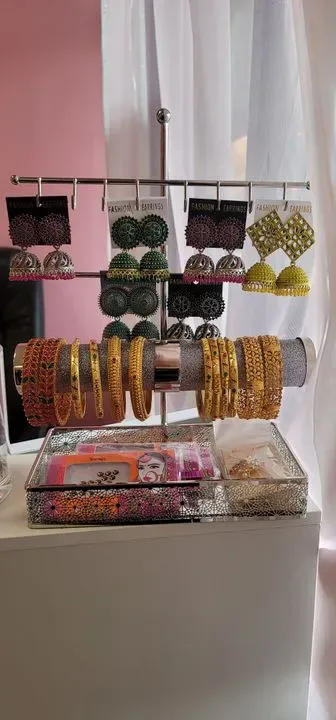 https://cdn.salonspotlight.com/photos/04UMnngqtLYVNA9S0dzt/049f20d6-ee3d-4d92-a353-cc082afddc54_720x720
