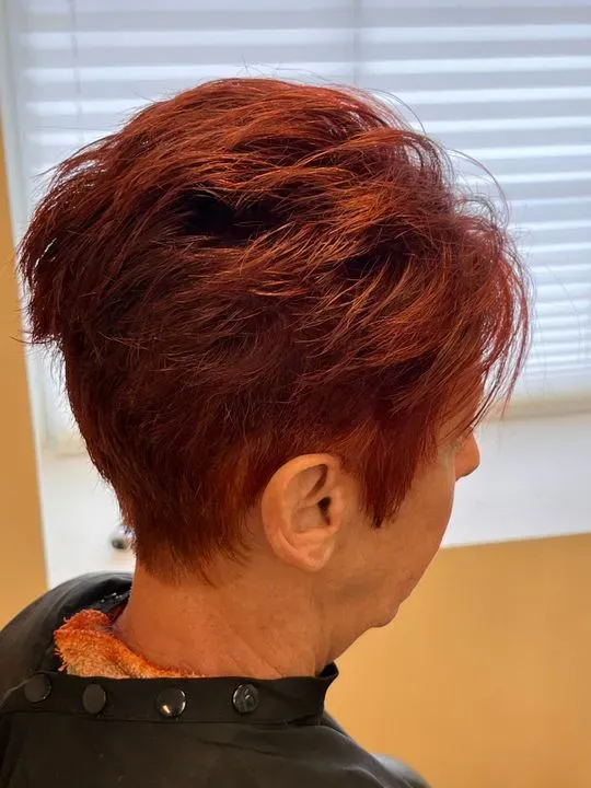 https://cdn.salonspotlight.com/photos/07LqfdpVfjVfMAARFYxu/1bc54276-4ed7-4e46-9409-475606170467_720x720