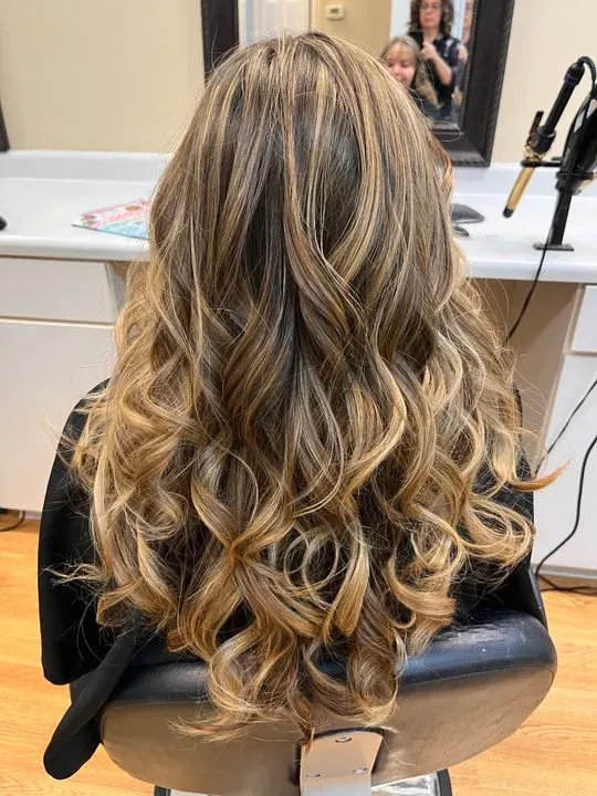 https://cdn.salonspotlight.com/photos/07LqfdpVfjVfMAARFYxu/daf4fa14-d902-4137-a563-546b8db440c8_720x720