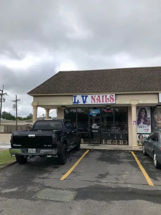 https://cdn.salonspotlight.com/photos/085aBwFSISMRVYGMpBFM/b7f4b0b4-527a-4e74-86a0-3a8e44de79ab_720x720