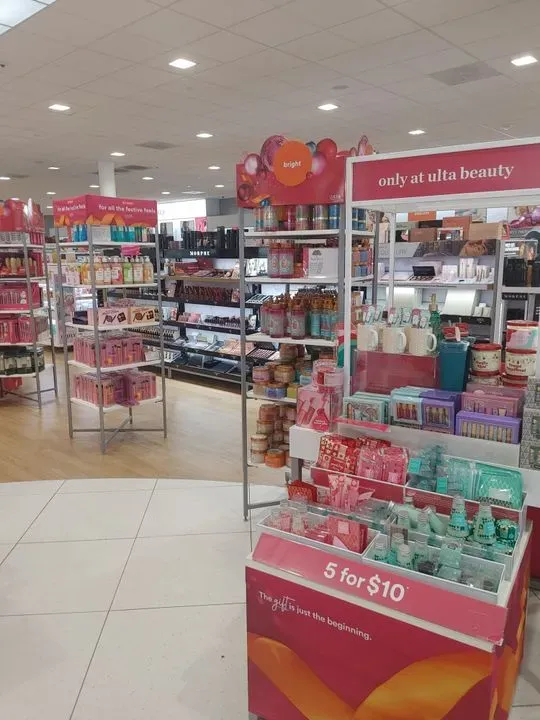 https://cdn.salonspotlight.com/photos/08I8a0mSU8JaANktsZ0U/e8bbda43-7df6-478f-97c0-2277d93f3e46_720x720