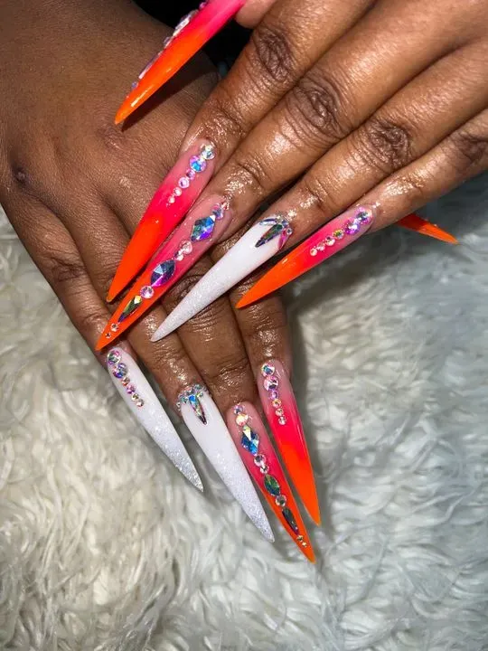 https://cdn.salonspotlight.com/photos/08inE7D7U3iJh3LRmZAl/b506487b-6521-430e-b4ba-ba89e26d7ec4_720x720