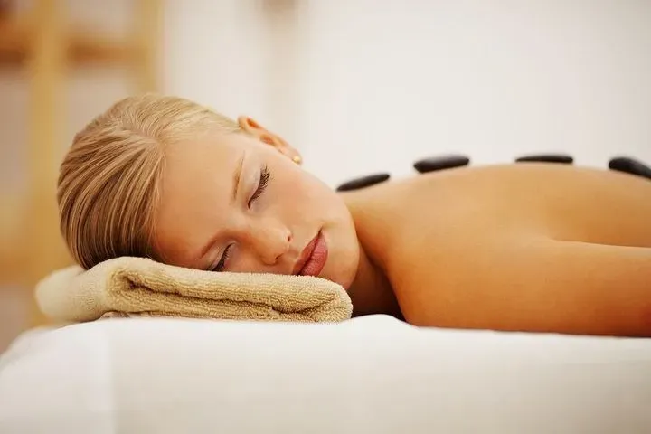https://cdn.salonspotlight.com/photos/0FgQjSjr3W3D0y0ea7a0/d5837a75-d454-4f99-ae81-106682ba7dbc_720x720