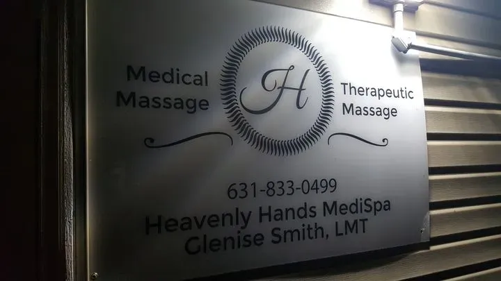https://cdn.salonspotlight.com/photos/0FgQjSjr3W3D0y0ea7a0/d7dfaf7d-7791-4c95-9acb-4e4ed8e522ed_720x720