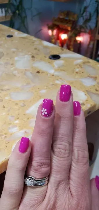 https://cdn.salonspotlight.com/photos/0FmfDyPnrQKVaDbIRq1y/c33466d7-6e3e-4ad6-801d-3c42d74f1dd2_720x720