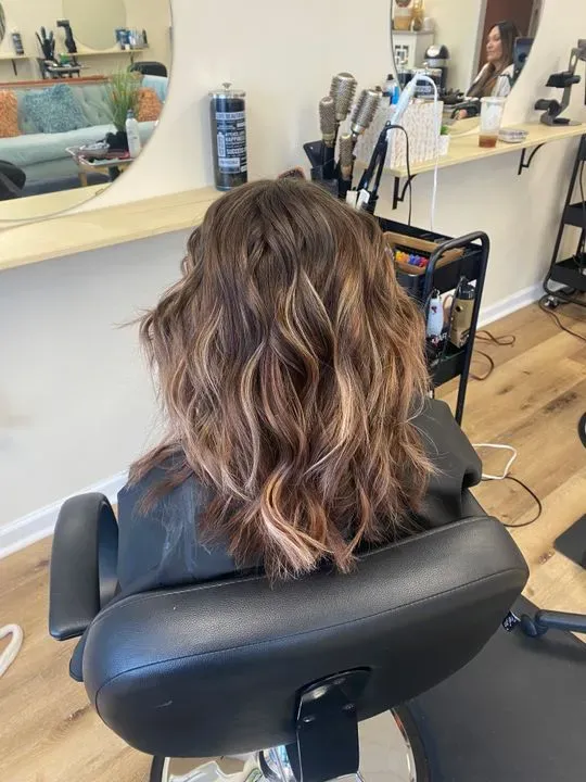 https://cdn.salonspotlight.com/photos/0Ftjtu3YLVhFJlUa8mYO/6047d1c0-c3a4-48d9-b6a8-9ed422277fc6_720x720