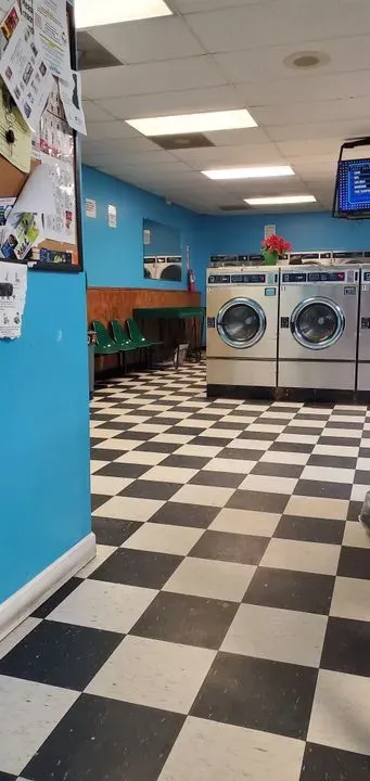https://cdn.salonspotlight.com/photos/0G8XWajn3TCkAdsKDcby/c804f706-885d-4bed-bb07-6c6c77fc8f3a_720x720
