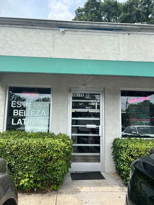 https://cdn.salonspotlight.com/photos/0G8XWajn3TCkAdsKDcby/ce434abd-2e02-407b-8a3c-75d859439cf1_720x720