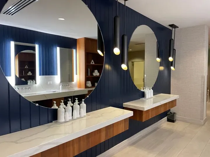 https://cdn.salonspotlight.com/photos/0H85riyXrFyTJbgbZeLU/905771f9-2a3c-44ea-9718-c32b98bc0ccb_720x720