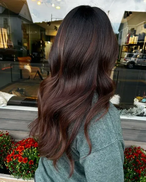 https://cdn.salonspotlight.com/photos/0I5iuvUdRHGnAmSk7S9q/8539b825-0d4a-45cd-bc78-21f066106e32_720x720