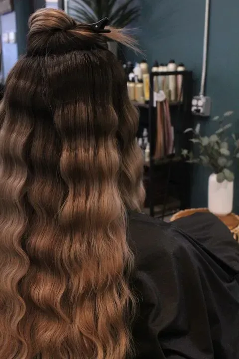 https://cdn.salonspotlight.com/photos/0I5iuvUdRHGnAmSk7S9q/fc2f7b4a-e617-4d0a-89ef-1fa8032e40ad_720x720