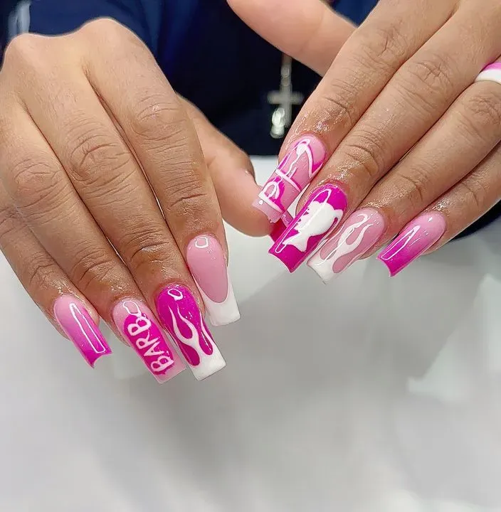 https://cdn.salonspotlight.com/photos/0JUKBCdL8NKB2doY3jru/8067cc4a-3cf9-4f4b-904b-2702574a8e18_720x720