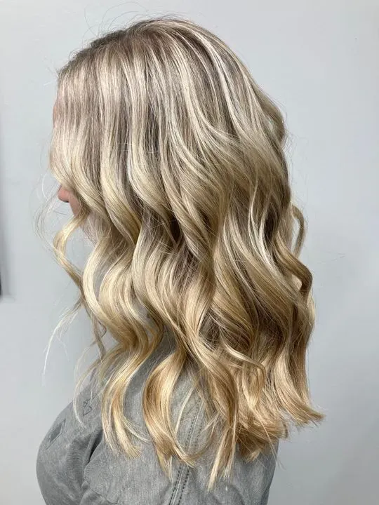 https://cdn.salonspotlight.com/photos/0Jk1SmMkgn9LIujzbApx/b64ba33e-31c8-4e63-90fb-aff187bb6cf2_720x720