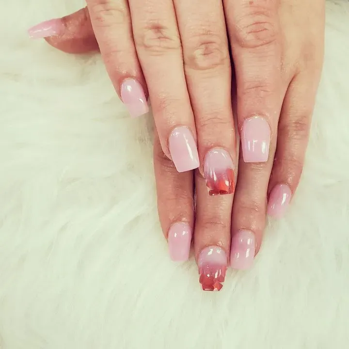 https://cdn.salonspotlight.com/photos/0N7KFwKXW6LK5XFnQj5A/1972d03a-c0d2-40df-bca7-e80b34ff661b_720x720