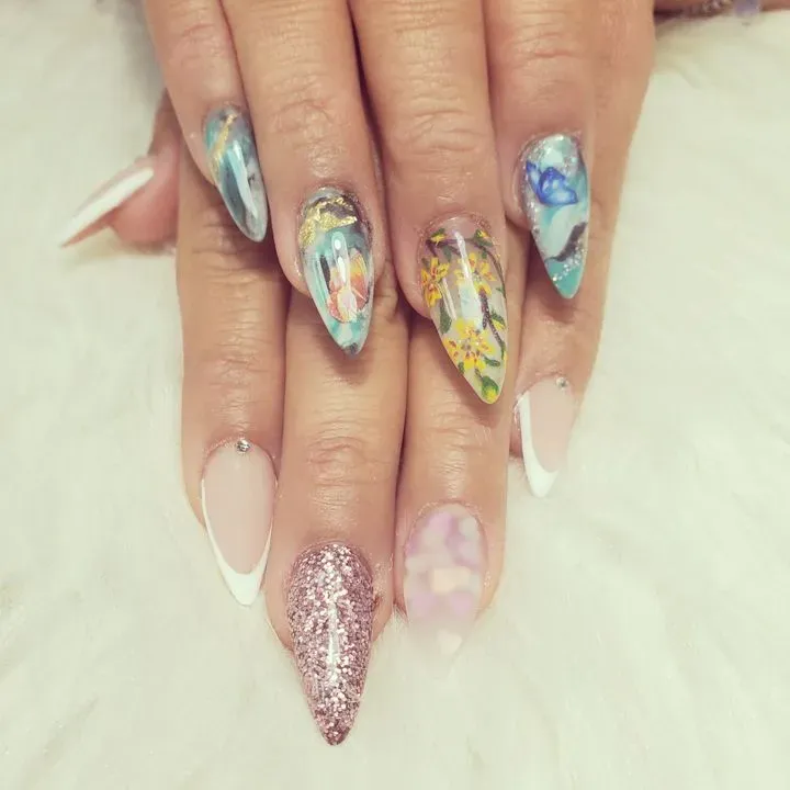 https://cdn.salonspotlight.com/photos/0N7KFwKXW6LK5XFnQj5A/4ed18842-73e5-4a05-ac1b-666028a294b1_720x720