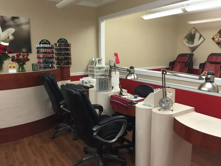 https://cdn.salonspotlight.com/photos/0PmtTKJydLOi1qY8rTPP/a5181d19-42a5-43b1-8dab-3d9f177a1bce_720x720