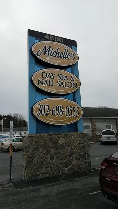 https://cdn.salonspotlight.com/photos/0PmtTKJydLOi1qY8rTPP/fab3b7e1-4b54-48f0-86e7-866c4ab7b725_720x720