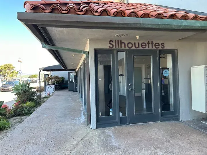 https://cdn.salonspotlight.com/photos/0RM8LlndgOWDgltvnYtf/3195351c-d919-4e72-9ad6-413705602cb7_720x720