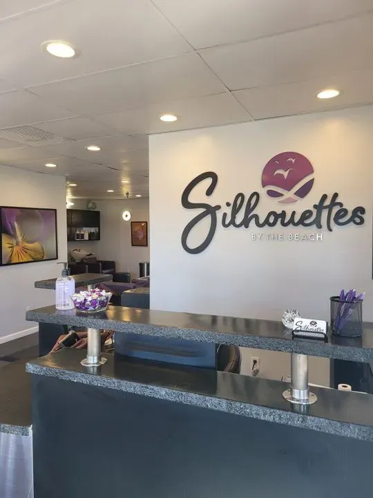 https://cdn.salonspotlight.com/photos/0RM8LlndgOWDgltvnYtf/fc332484-a6aa-4ad9-a4bb-ffdea1f0a8ee_720x720