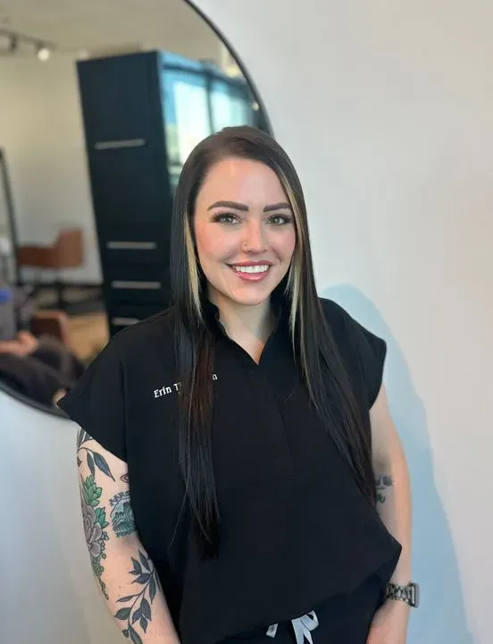 https://cdn.salonspotlight.com/photos/0SY7kUUNMmXVdxHthd8N/b222aade-60fe-4407-b6bd-5ccfd2aded3e_720x720