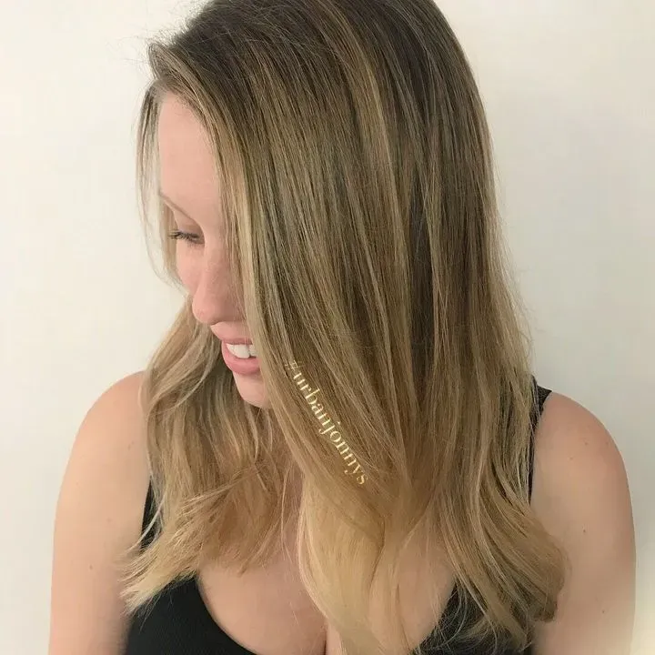 https://cdn.salonspotlight.com/photos/0X6fToiw9OAK6JRiAOTZ/02dc286d-f211-4802-8573-a93118c0c770_720x720