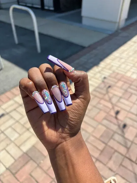 https://cdn.salonspotlight.com/photos/0YOcnsuiGCIvZsQbAMMh/4135e09e-679c-492f-a81f-1fd466e62df5_720x720