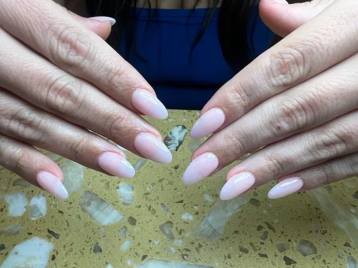 https://cdn.salonspotlight.com/photos/0YOcnsuiGCIvZsQbAMMh/a60a7451-7951-4531-bc6b-09b4654d5d41_720x720