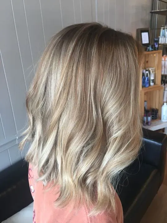 https://cdn.salonspotlight.com/photos/0ZEnaNEWOXev3kYXshew/24583b77-1ad5-438f-b89e-f366fe840656_720x720