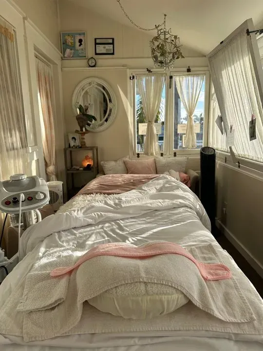 https://cdn.salonspotlight.com/photos/0btwxJAZjTpriuh5L2RX/ba46181a-ba38-4df5-aaa3-10cd9212dcf2_720x720