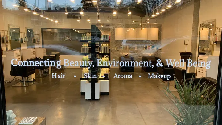 https://cdn.salonspotlight.com/photos/0dTp4ep4MPwsiDtVXbmo/2304b0f2-963c-4b5e-9306-91b99c476492_720x720