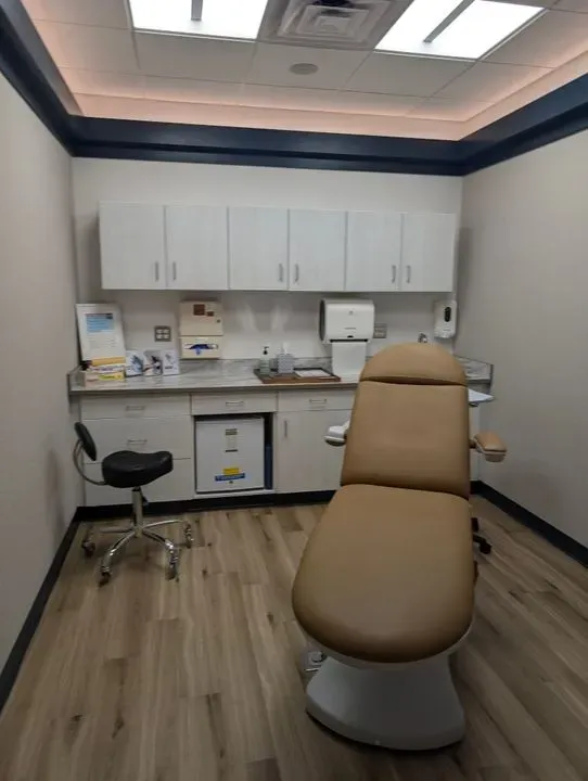 https://cdn.salonspotlight.com/photos/0f3obPqCRMdHHSsEziEi/a1485e3c-6270-4e15-b72f-3bf74b0930f2_720x720