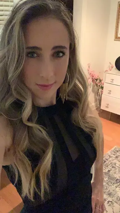 https://cdn.salonspotlight.com/photos/0f8STg3aVwF2qKakU03n/b946c417-3d5a-4df4-99e1-45de909893df_720x720