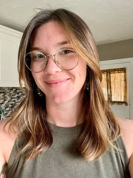 https://cdn.salonspotlight.com/photos/0fb9k31HV2pP9iz7pkBK/27b81b73-343e-45c9-9365-309584176e43_720x720