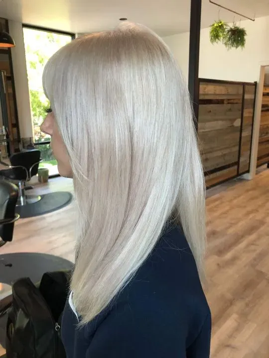 https://cdn.salonspotlight.com/photos/0hjhUENLRUQZn7JTmHqx/c77088f8-11a3-4040-93c7-8785739793d4_720x720
