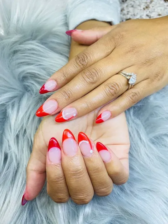 https://cdn.salonspotlight.com/photos/0j0YRgX8MmgQMxDKukUo/068950ed-f603-4291-8f25-88ff30f2ff4e_720x720
