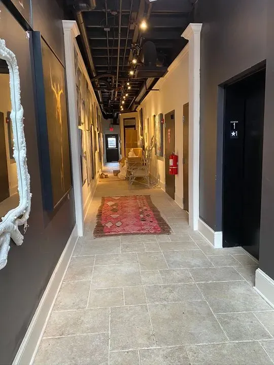 https://cdn.salonspotlight.com/photos/0jaVKvFNOeXzL4H8r1Wt/c3e429f4-9798-42be-85b7-2f1bf64a41b0_720x720