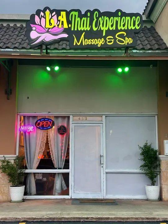https://cdn.salonspotlight.com/photos/0o0Oq5IIeYE3duuFn1Im/cd2653f4-8e2b-40cd-9511-39b677f1190c_720x720