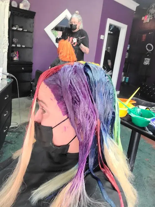 https://cdn.salonspotlight.com/photos/0oaUUNtAzrl1gagZxRfW/51ef5a1e-c026-49f5-b127-44dadc7a63c0_720x720