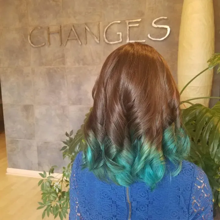https://cdn.salonspotlight.com/photos/0ohMhpKANrCN3AIa3HQt/1b3ae872-7e58-4a40-9d30-524c9a7ae933_720x720