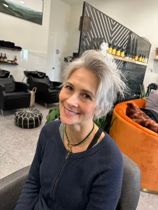 https://cdn.salonspotlight.com/photos/0orGHfufEdwZnGrXCP0n/39b8fd88-601d-4ada-b94e-5018fca0d3c9_720x720