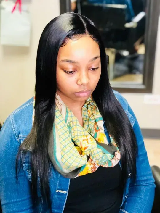 https://cdn.salonspotlight.com/photos/0qm0OwNvjfsf7793POuD/00d73261-3a96-4229-b1a4-4016e0156ed8_720x720