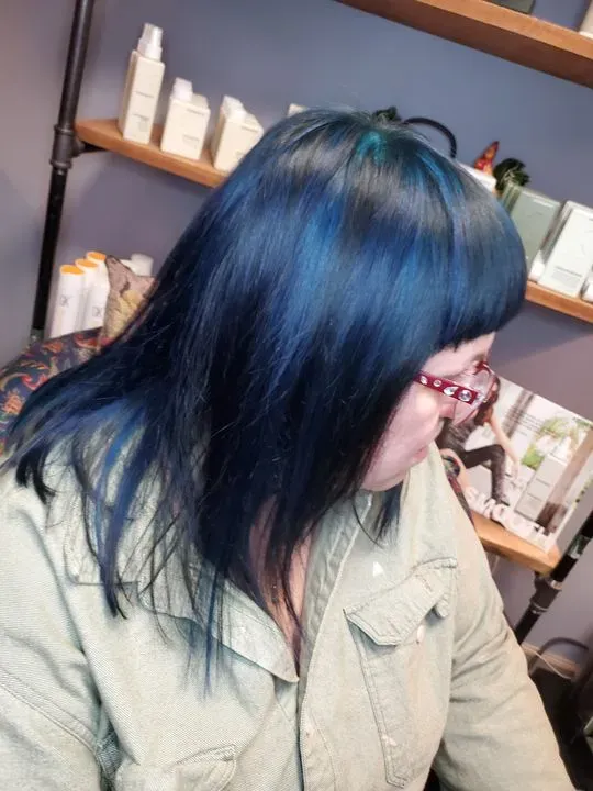 https://cdn.salonspotlight.com/photos/0qv2dtMr0S8yhm5vvNzY/a3cada58-ee3e-48ba-b0f3-b1f55a472d62_720x720